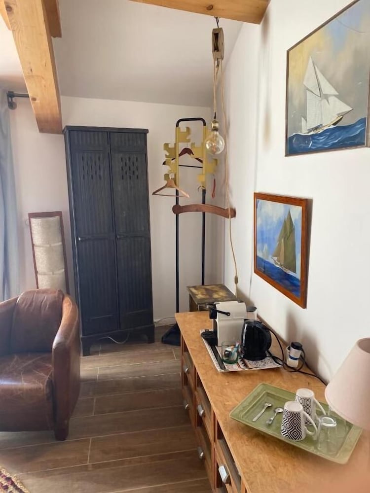 Deluxe Double Room, Balcony, City View photo 3