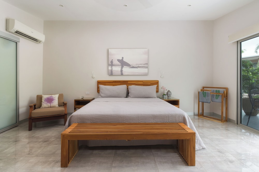Premier Studio, 1 Bedroom, Pool View