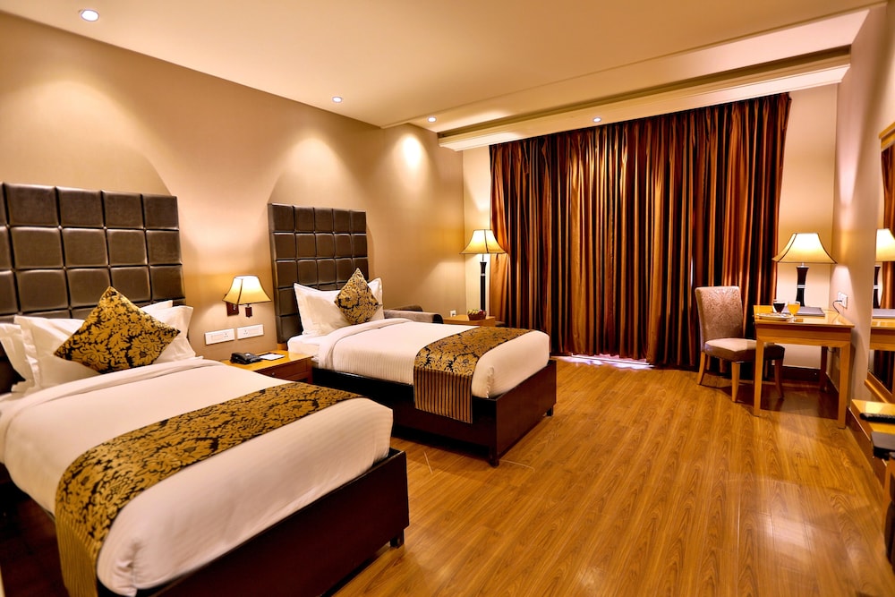 Premium Room With Private Balcony - Photo 3