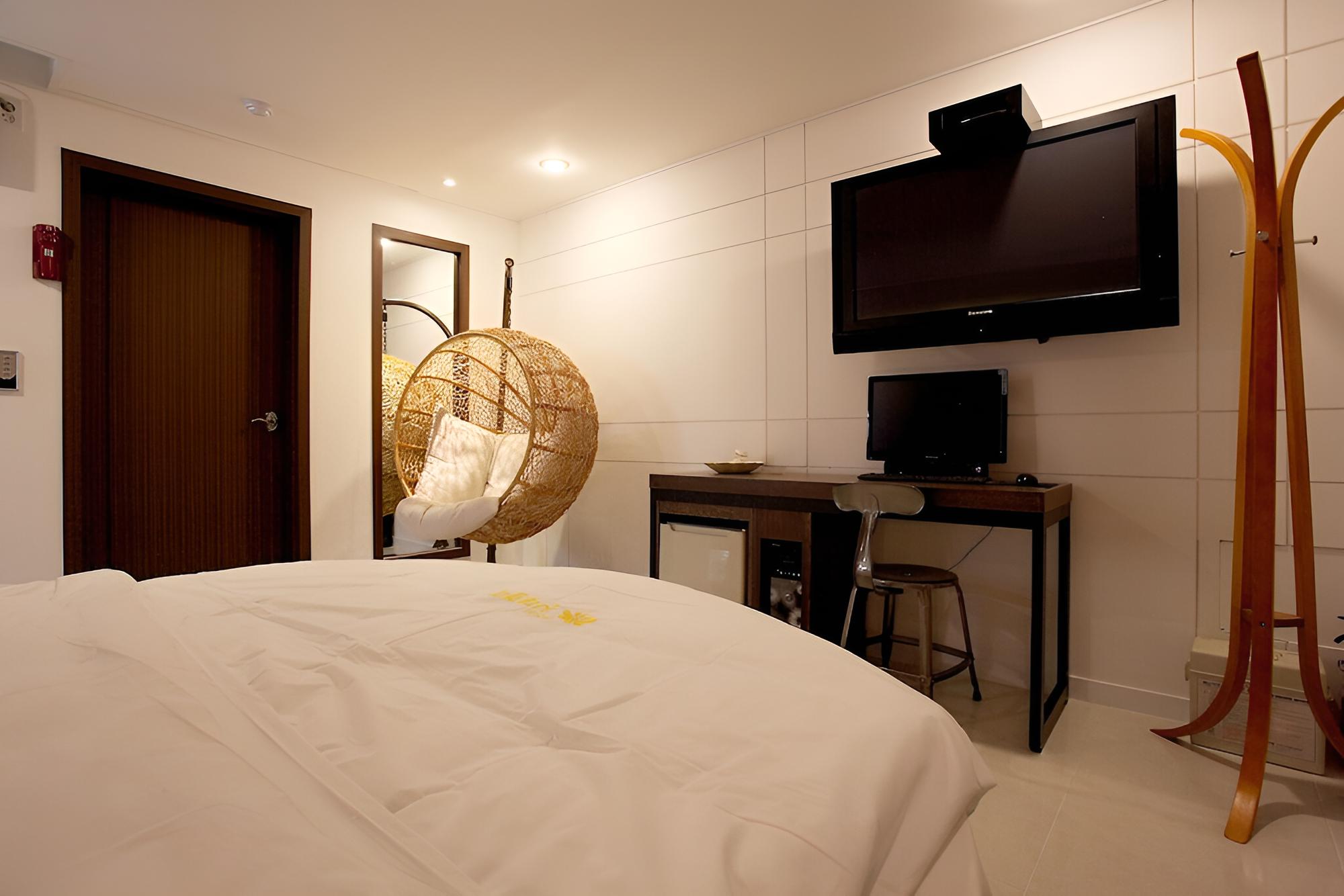 Room (Diamond (1pc - GTX1660super Netflix+W) - Photo 11