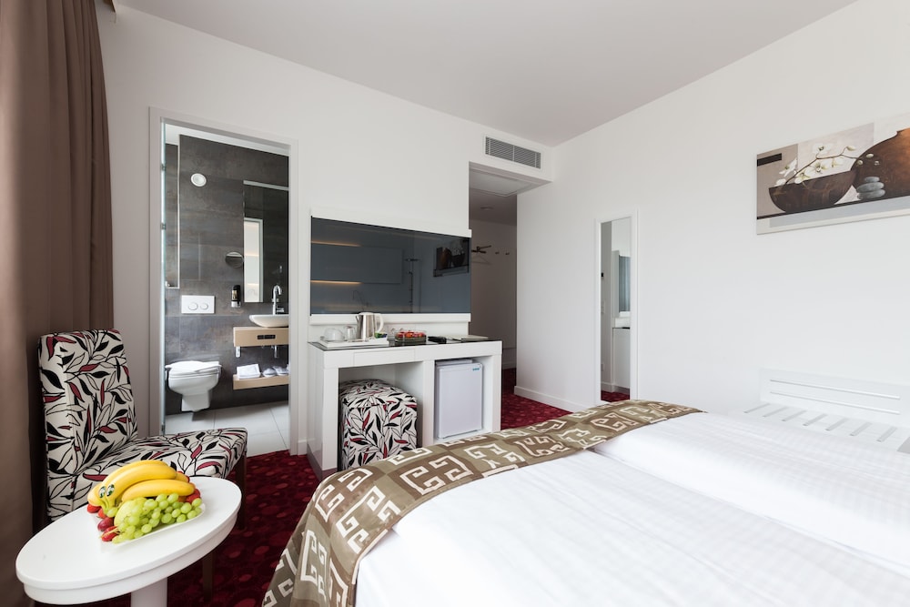 Single Room - Photo 6