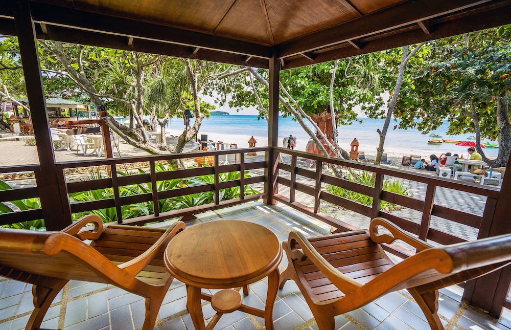Deluxe Villa, Beachside photo 3