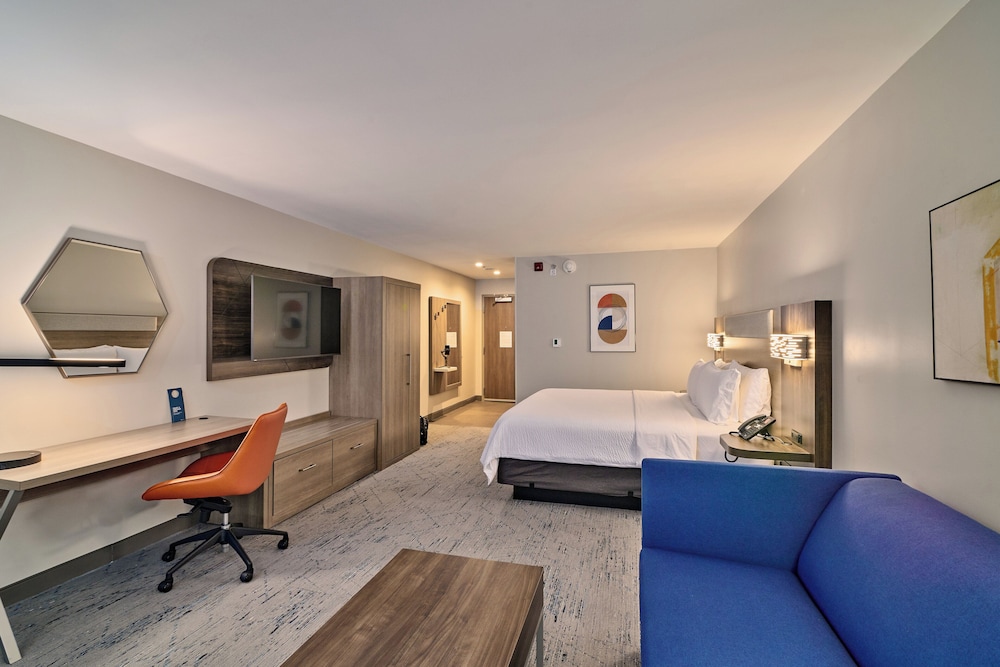 Suite, 1 King Bed, Accessible (Communications) photo 1
