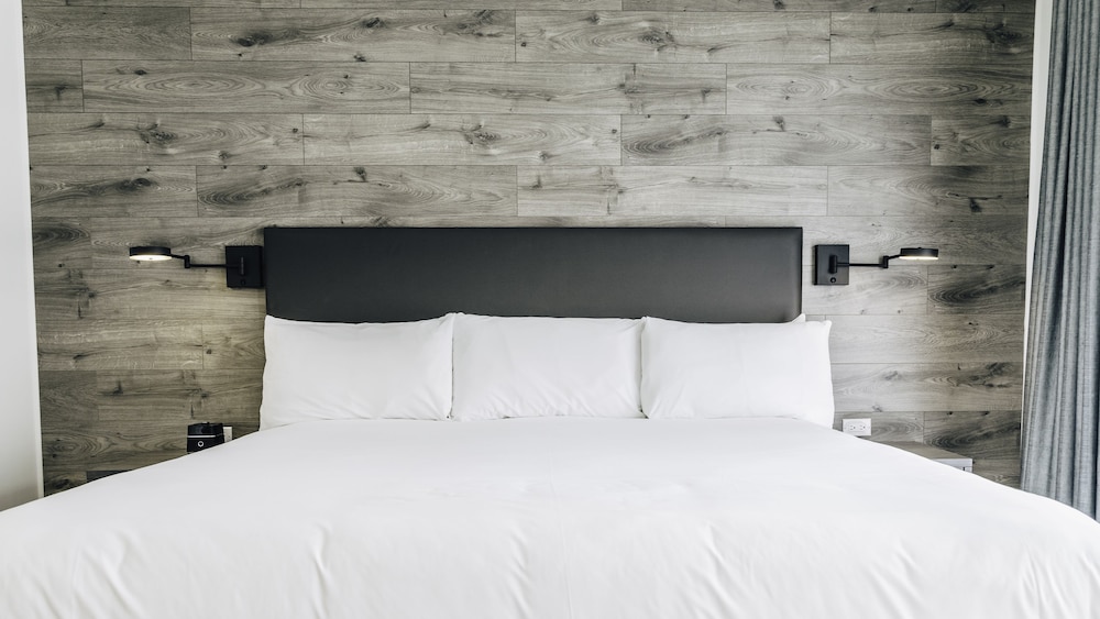 Superior Room, 1 King Bed, Ground Floor photo 1