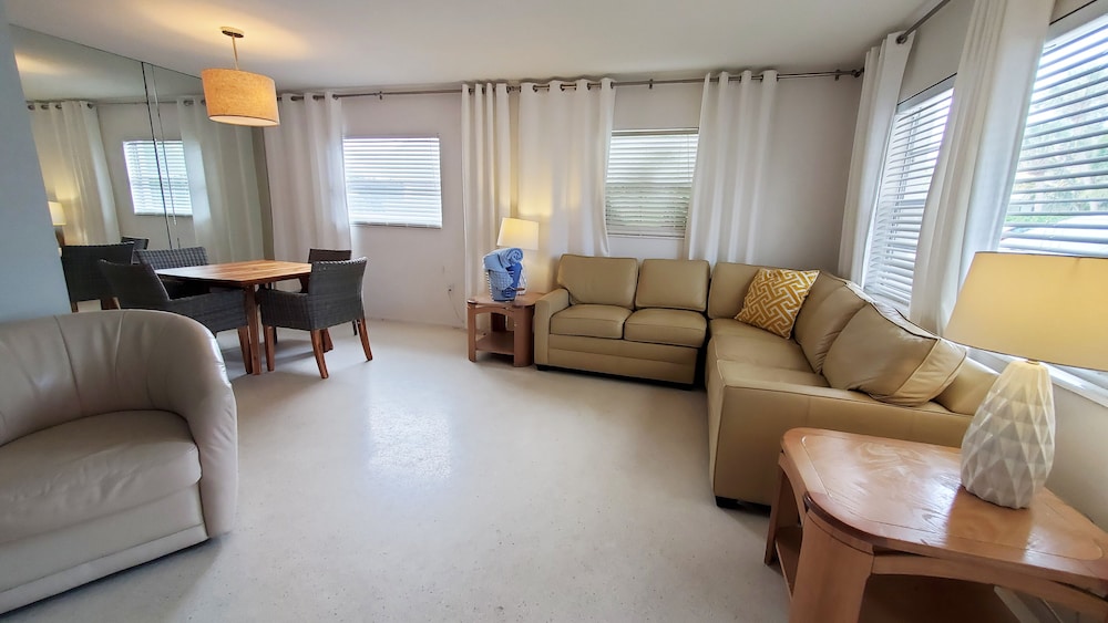 Deluxe 1 bedroom suite