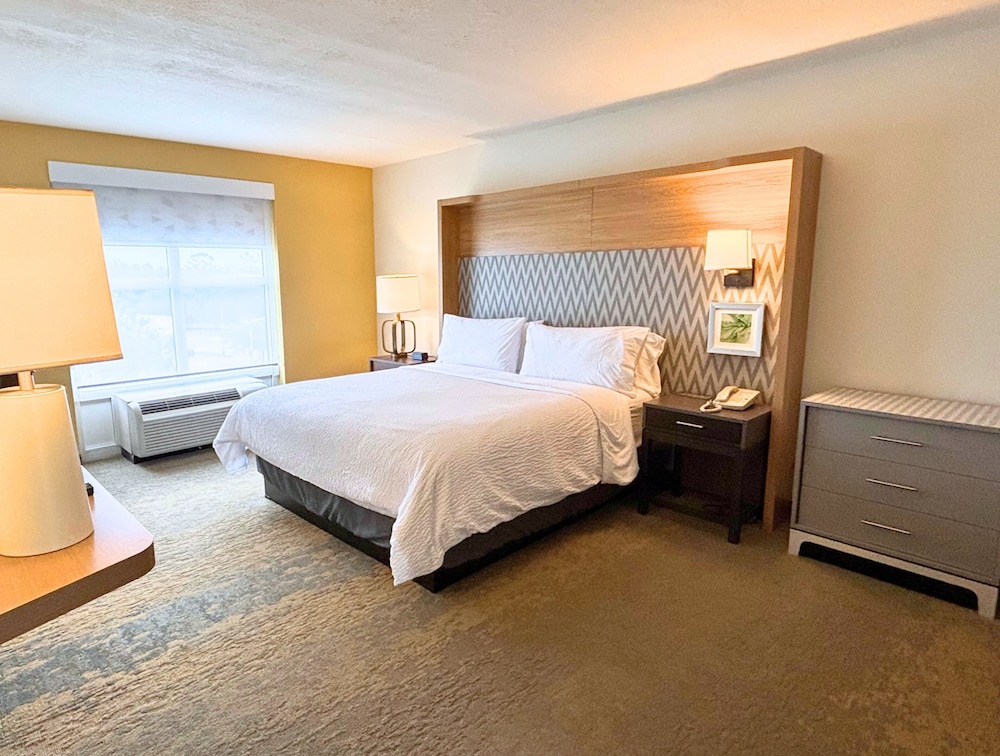 Suite, 1 Bedroom - Photo 3