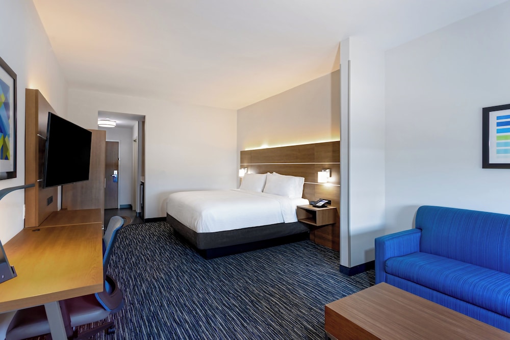 Suite, 1 King Bed, Mobility Accessible (Accessible Tub) - Photo 3