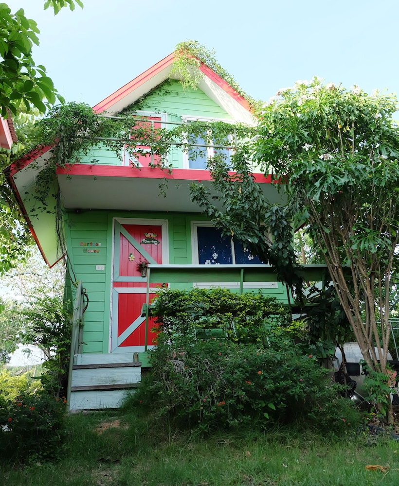 Cartoon House (For 2 Guest, 1st Floor Only) photo 1