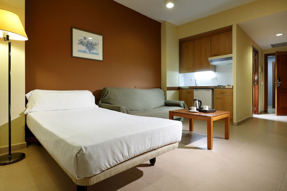 Standard Triple Room, 1 Bedroom (Extra Large) - Photo 5