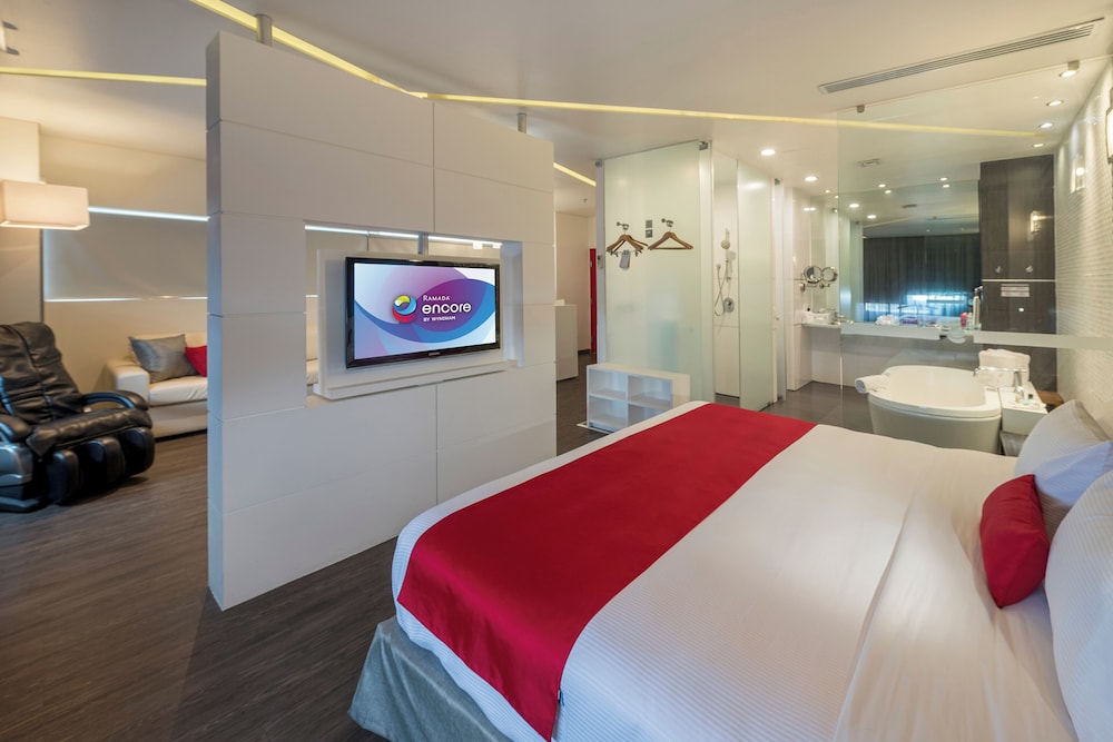Suite, 1 King Bed