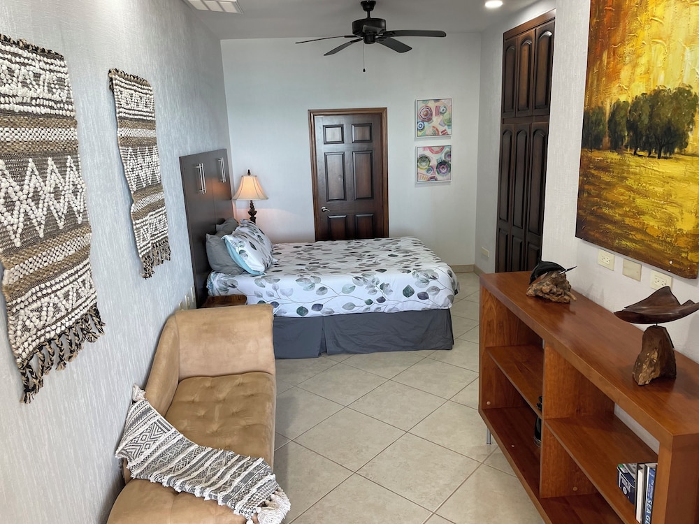Panoramic Condo, Ocean View