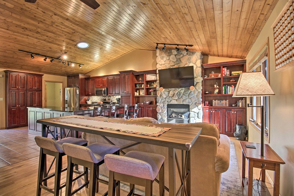 House (4 Bedrooms) photo 2