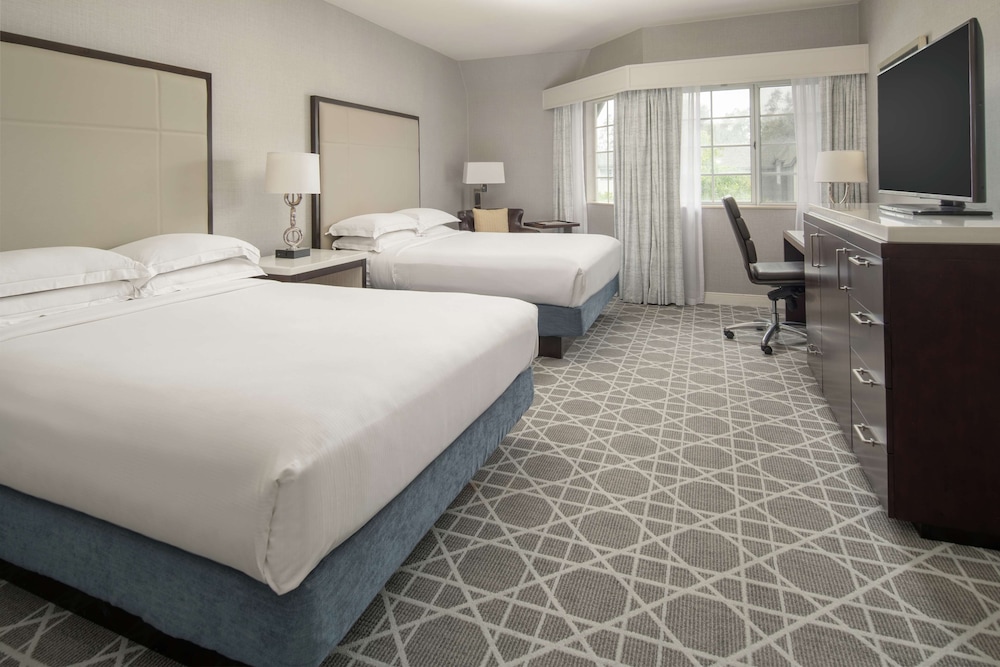Deluxe Room, 2 Queen Beds, Courtyard View (with Lanai) - Photo 2