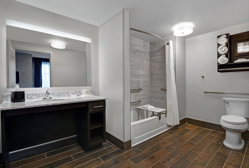 Room, 1 Bedroom, Accessible, Bathtub (Mobility) - Photo 5
