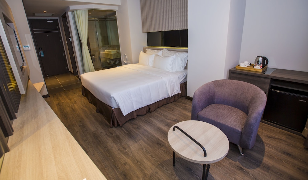 Superior Double Room, City View photo 2