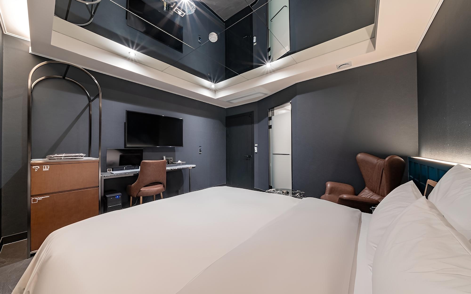 Room (Deluxe (OTT)) - Photo 4