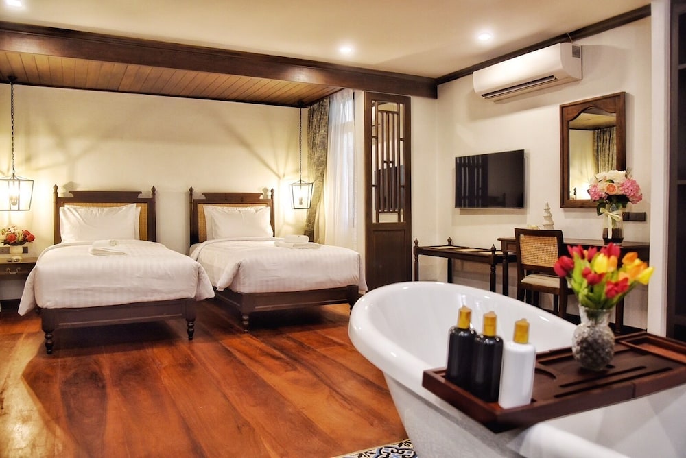 Premier Twin Room - Photo 1