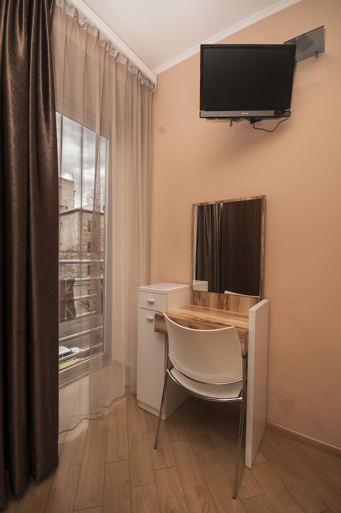Standard Double Room photo 3