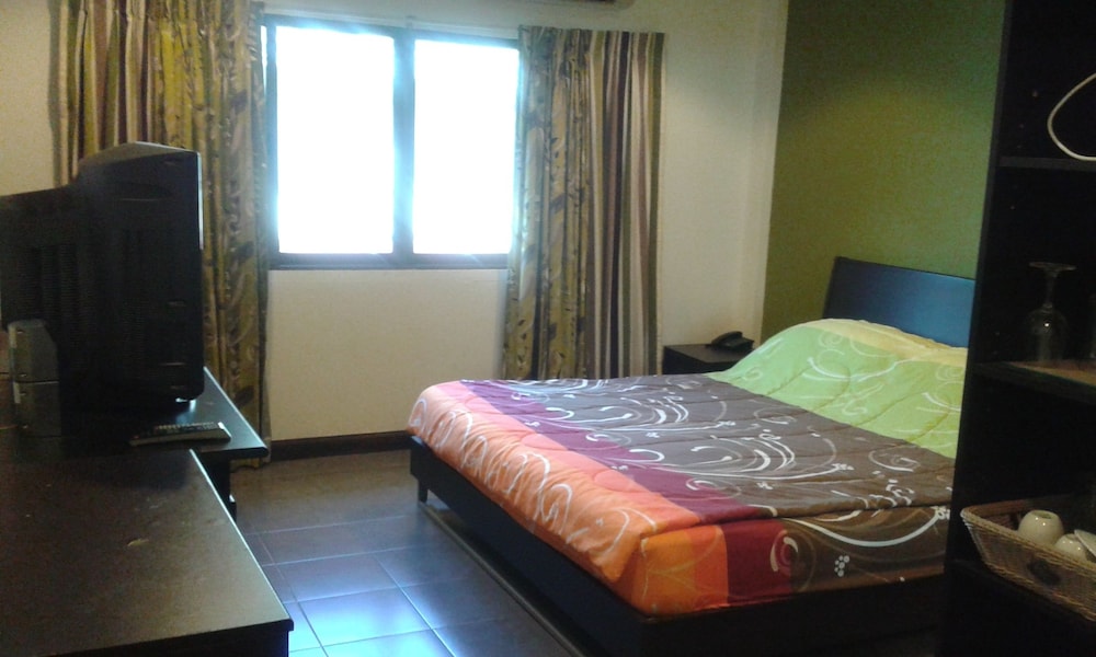 Standard Room, 1 King Bed