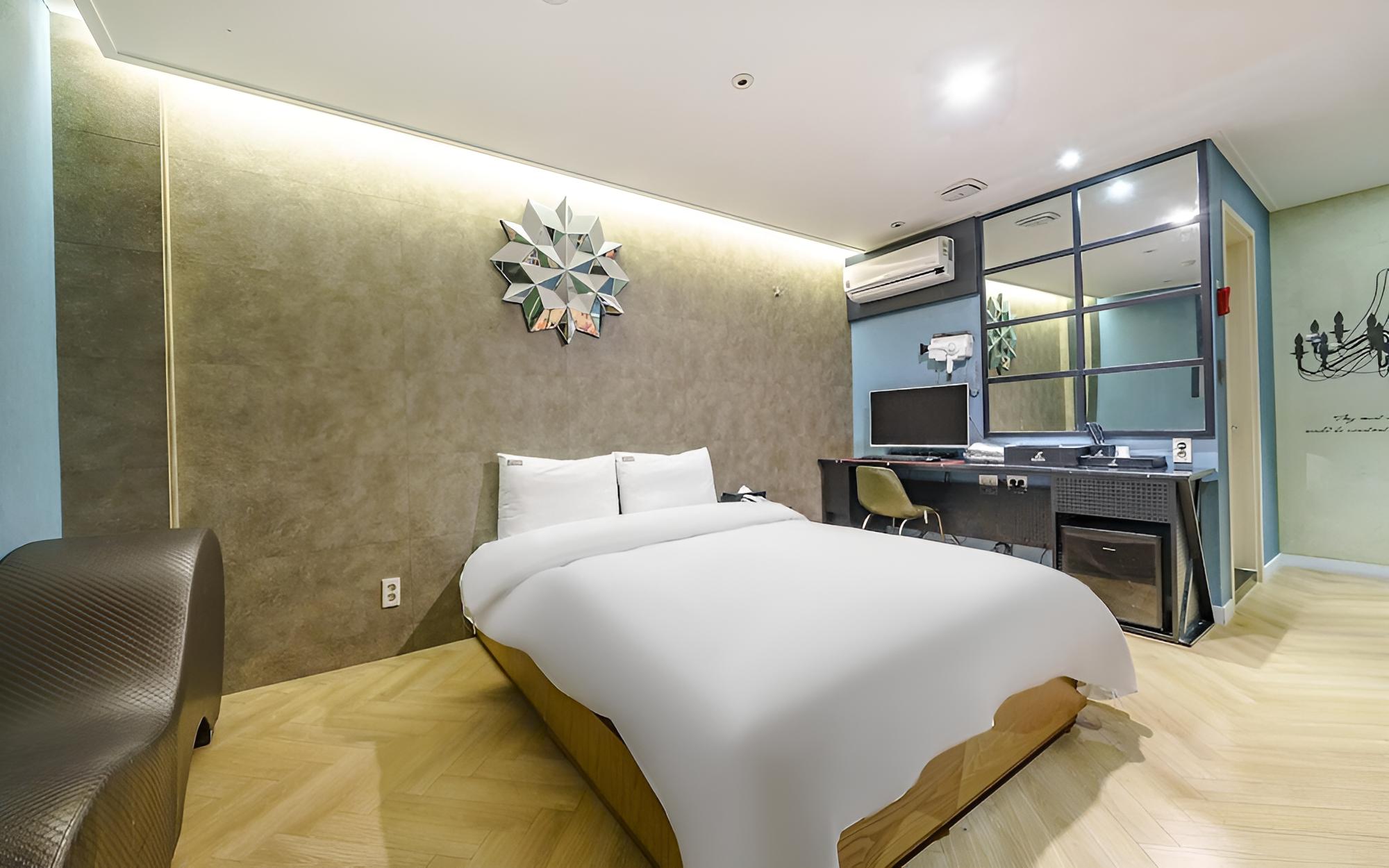 Room (Suite - RTX 2060 1PC (Disney Plus ava) - Photo 8