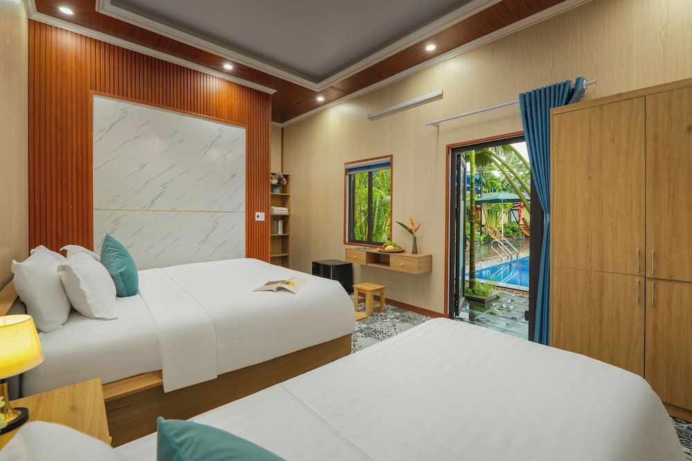 Deluxe Twin Room with Poolview