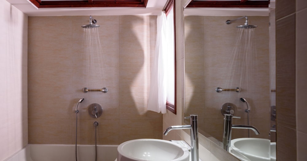 Superior Triple Room - Photo 4