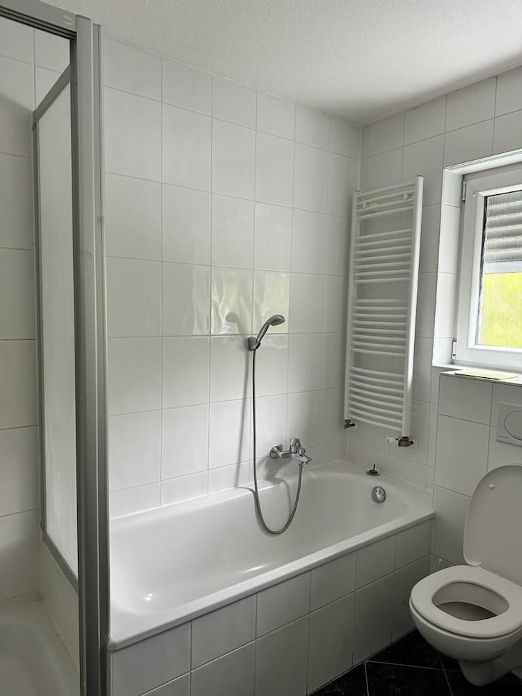 Basic Single Room, Shared Bathroom, Courtyard View (Budget Einzelzimmer) photo 3