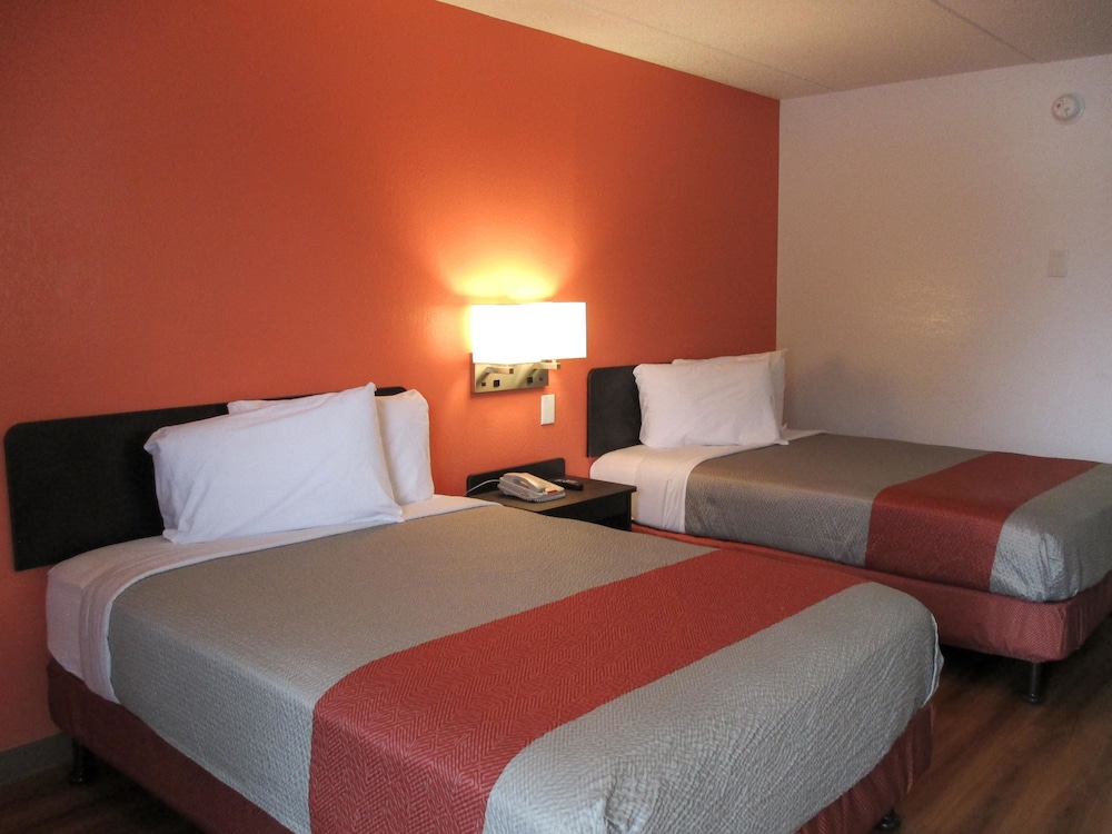 Standard Room, 2 Double Beds, Non Smoking - Photo 4