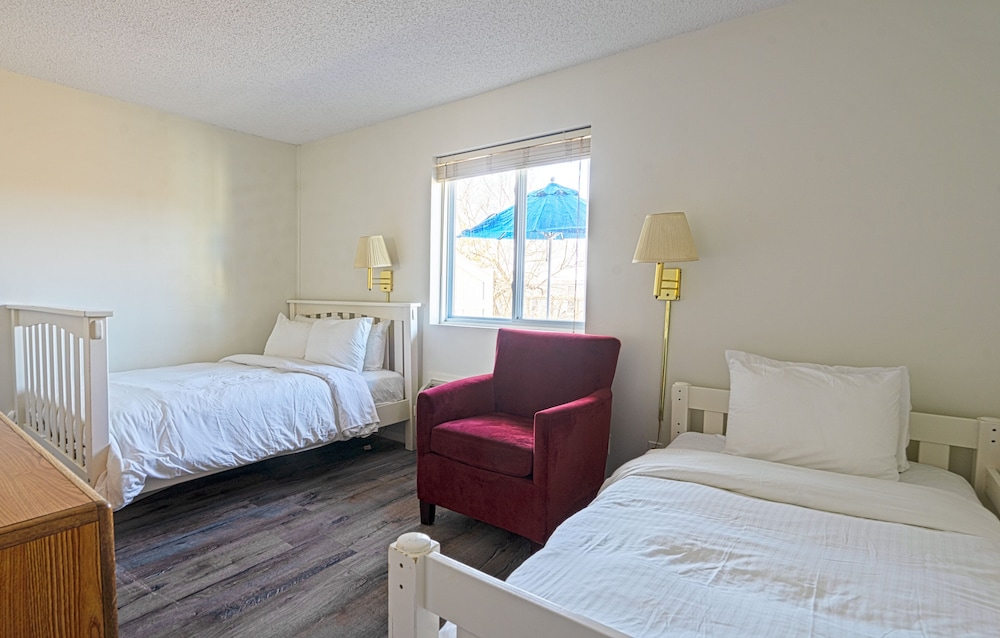 Lower Two Bedroom Two Bath Poolside