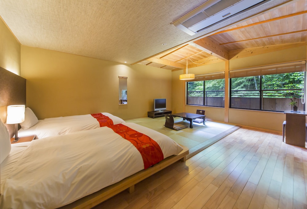 Annex KAWA/YAMA/TSUKI - Triple Room with Partial Open-air Hot Spring Bath photo 2