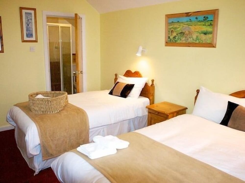 Suite, Ensuite photo 2