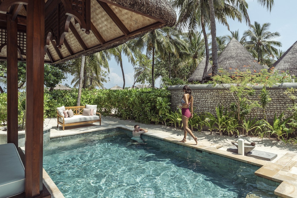 Deluxe Room (Beach Pavillion with Pool)