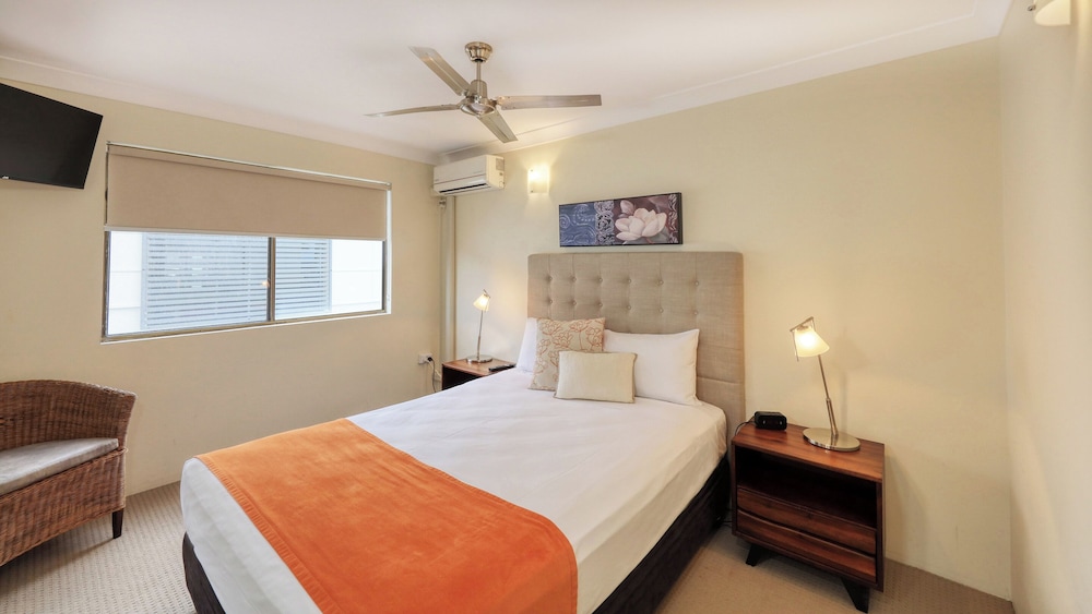 Standard Apartment, Multiple Bedrooms, Non Smoking, Kitchen (3 Bedroom Apartment) photo 3