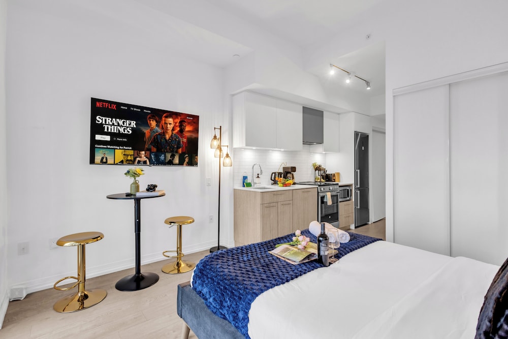 Club Suite, 1 Bedroom, Balcony, Lake View