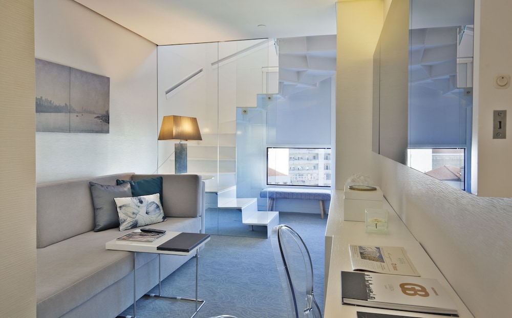 Suite (High)
