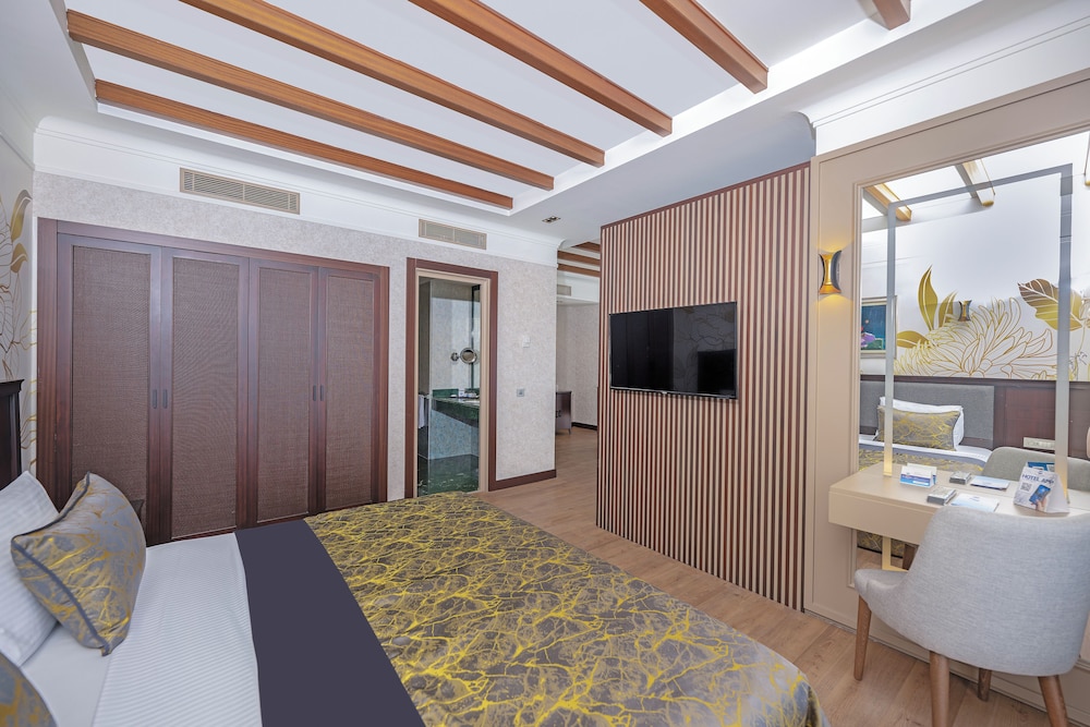Senior Suite