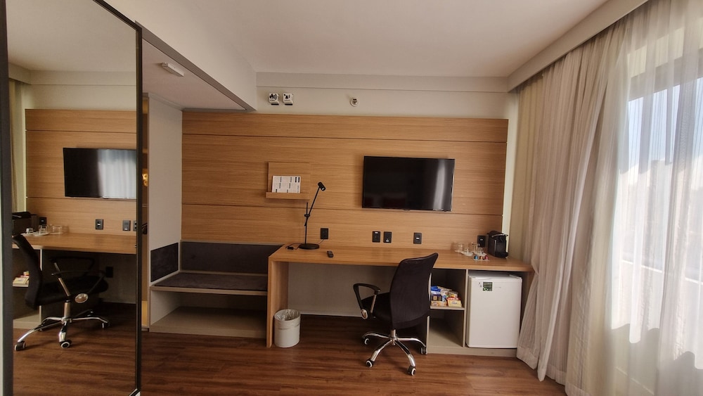 Deluxe Double Room, 1 Queen Bed, Accessible - Photo 6