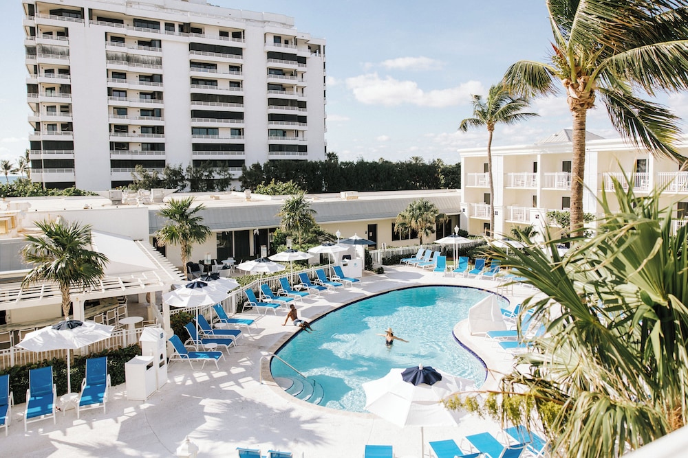 Suite, 1 Bedroom, Pool View (King)