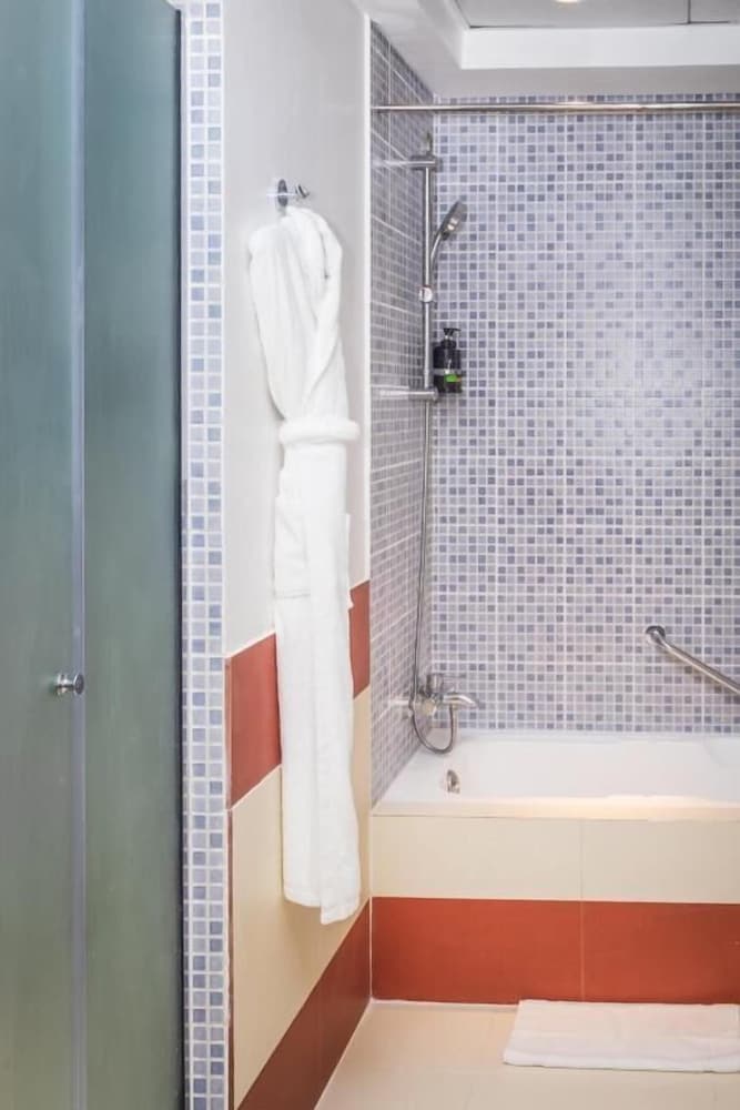 Executive Suite, 3 Bedrooms (Comp Transfer to Bluewater & JBR) photo 3