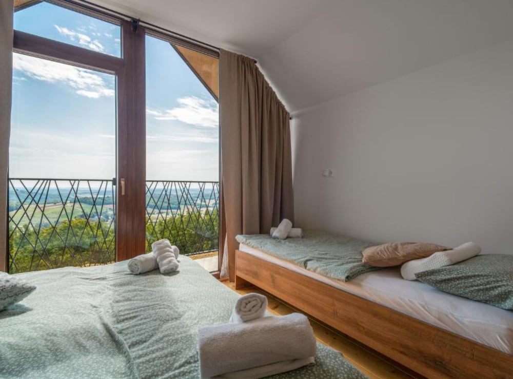 Villa (Four Bedroom Villa with Pool, Hot-Tub) photo 2
