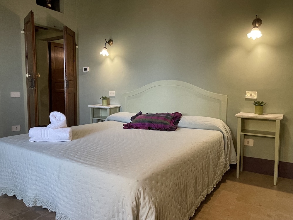 Standard Apartment, 1 Bedroom, Courtyard View, Tower photo 1