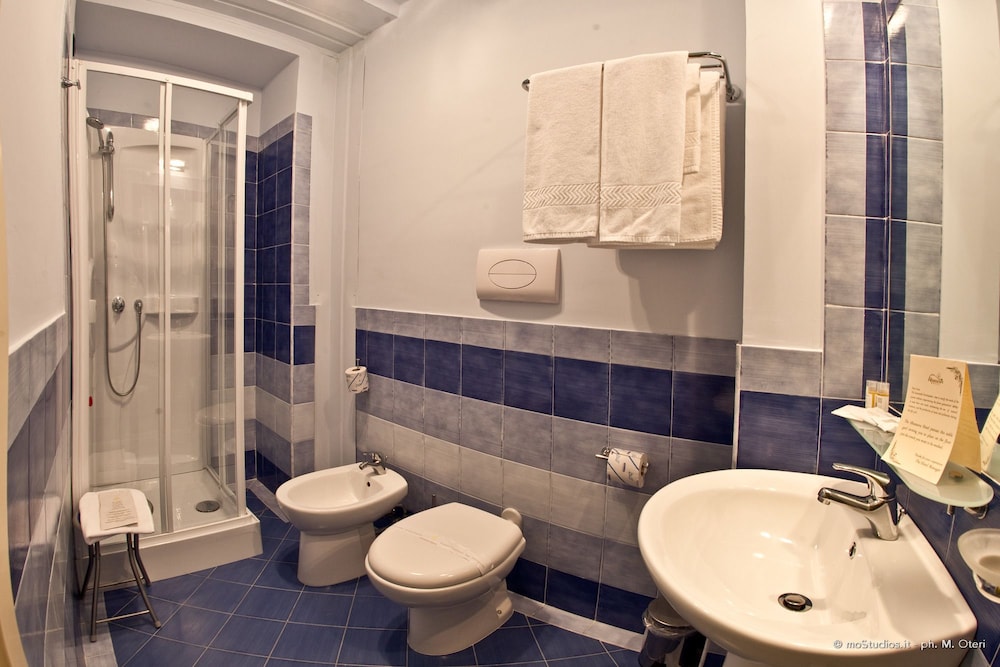 Standard Double Room Single Use photo 3