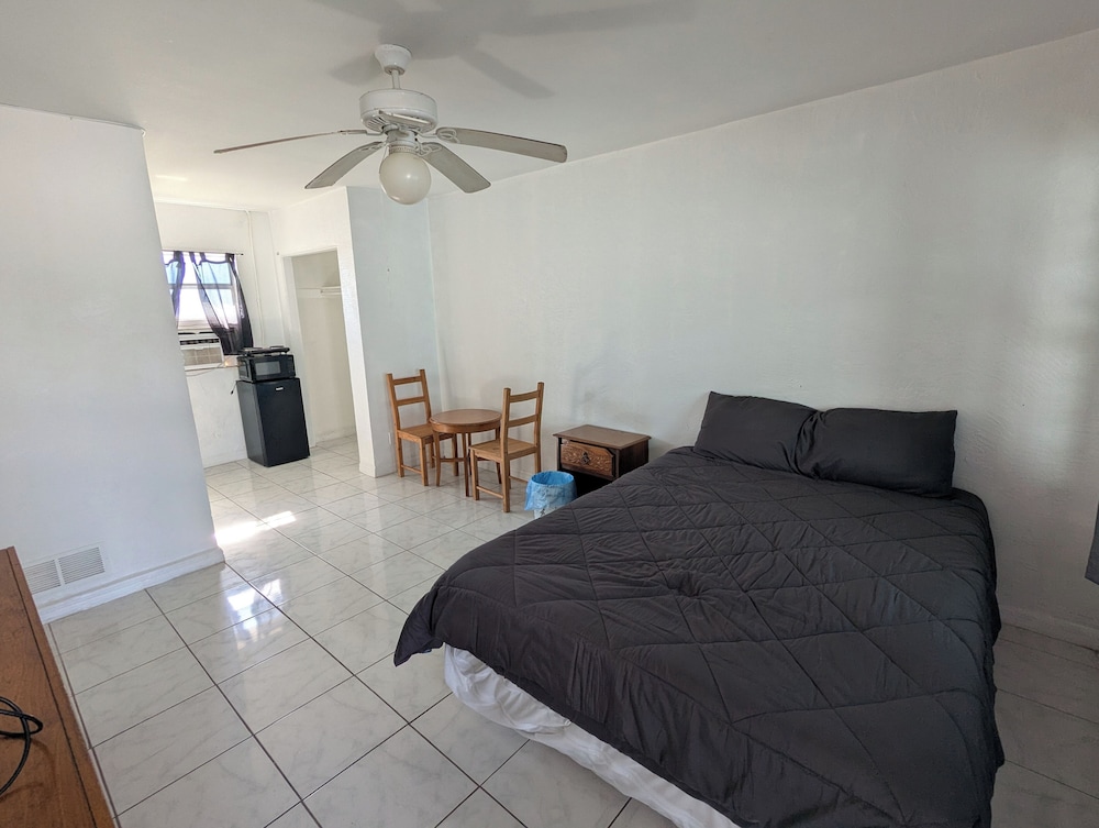 Economy Room, Beach View photo 1