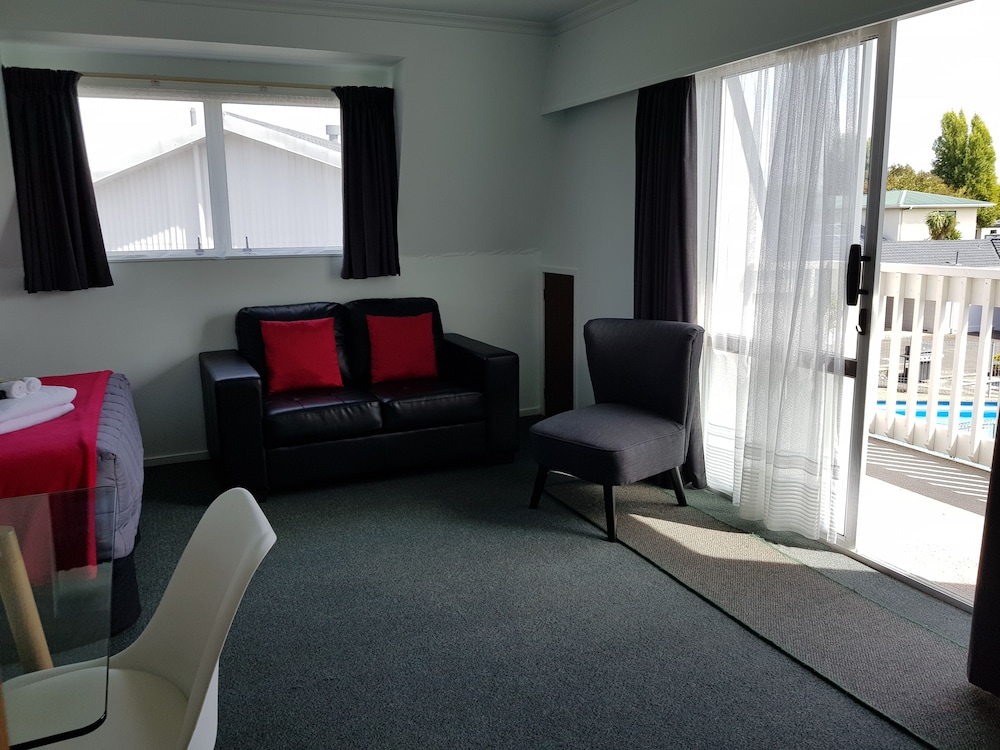 One Bedroom, Upstairs photo 3