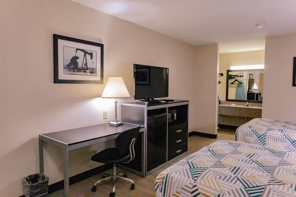 Standard Room, 2 Double Beds, Non Smoking, Refrigerator & Microwave photo 3