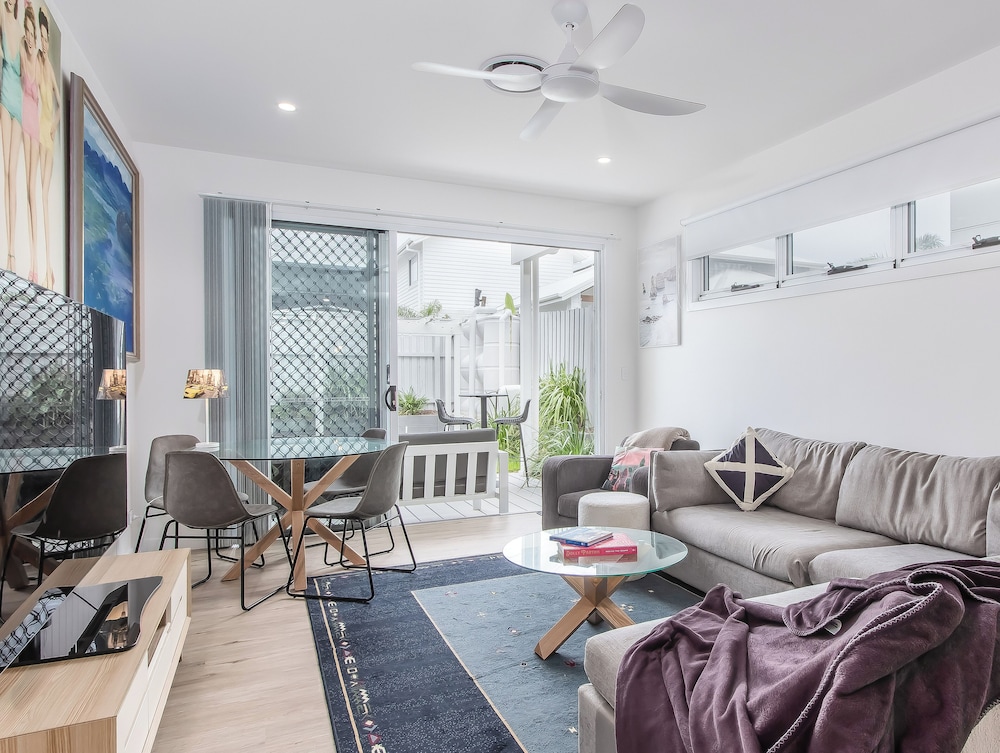 Townhome, 3 Bedrooms photo 2