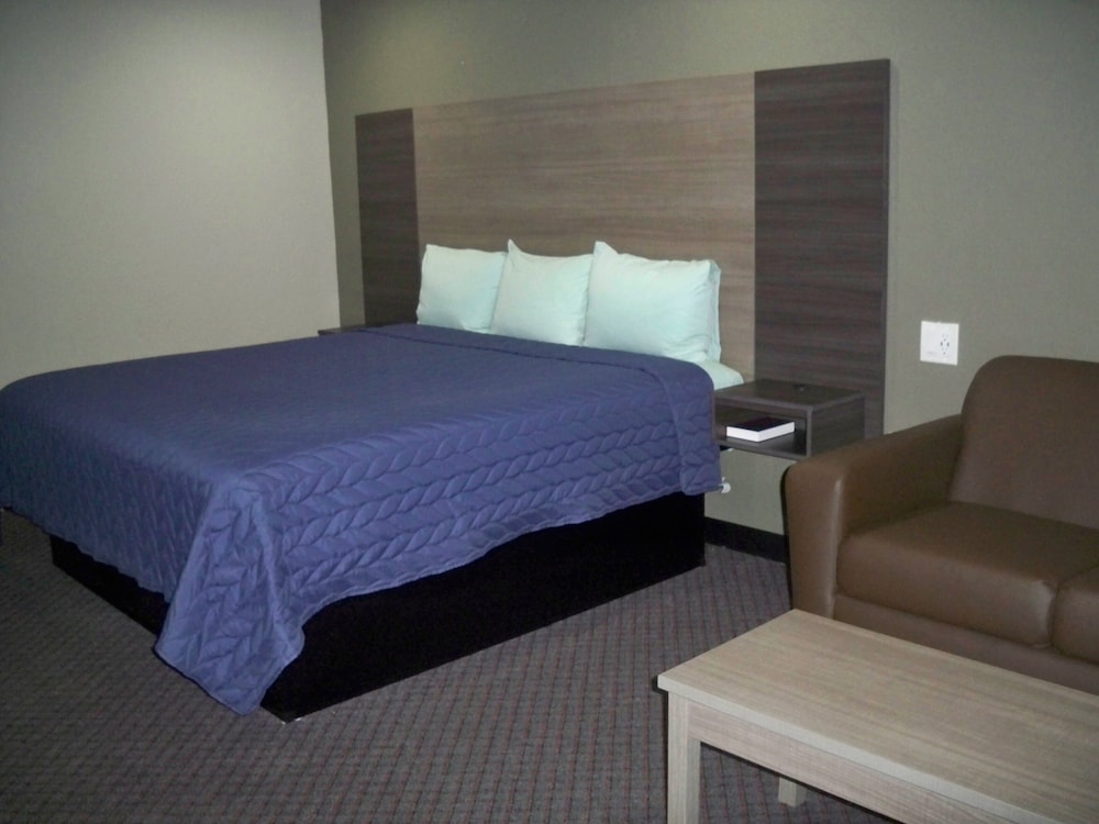 Standard Room, 1 King Bed - Photo 3