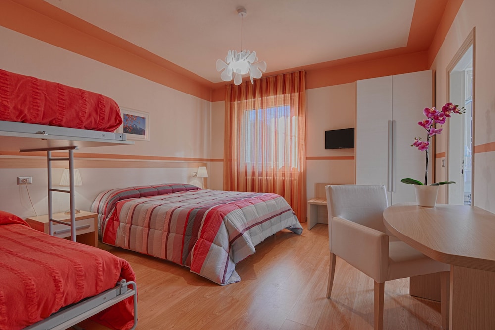 Quadruple Room photo 2