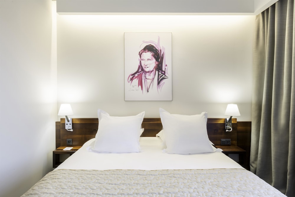 Standard Room, 1 Queen Bed, Non Smoking - Photo 6