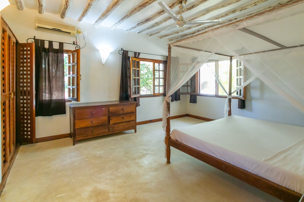 Villa, 3 Bedrooms, Terrace, Pool View photo 1